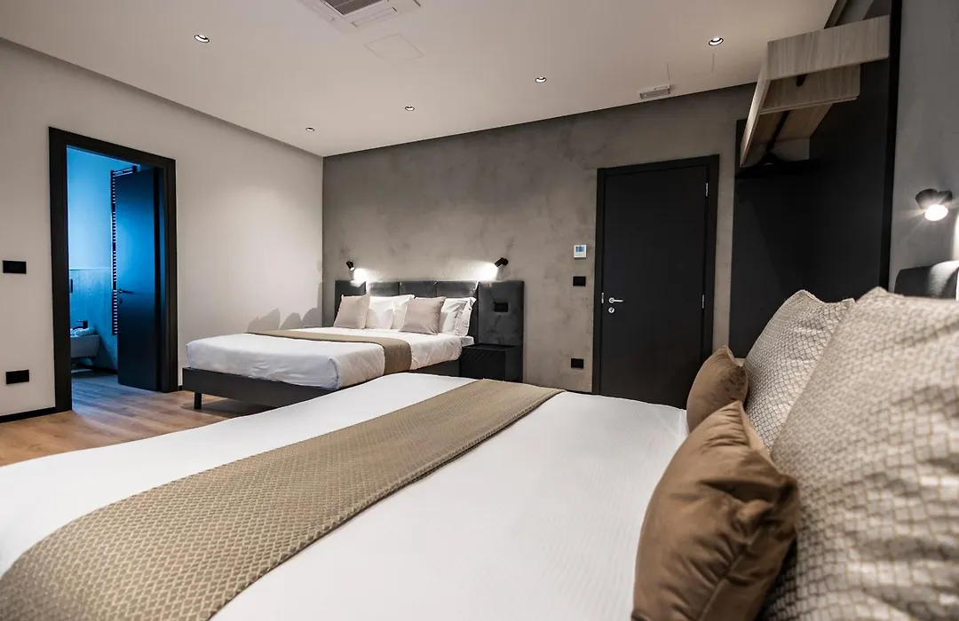 Corso 84 Luxury Suites-1